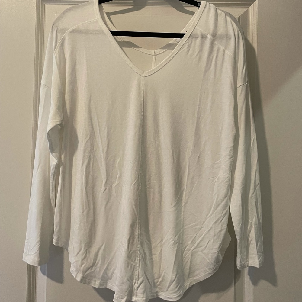 CJLA LONG SLEEVE V-NECK